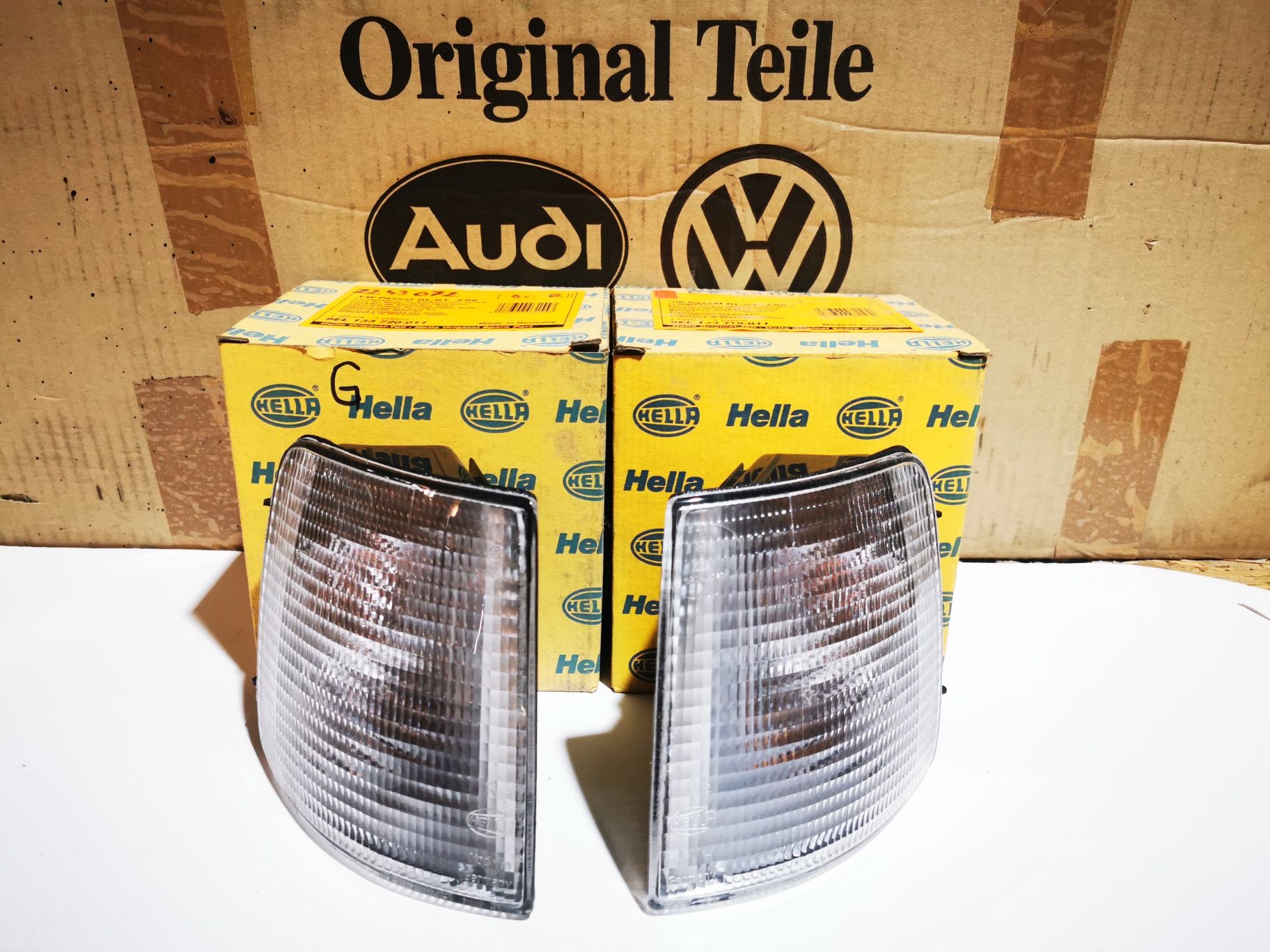 Set semnalizari albe noi Hella Volkswagen Passat B3 4/1988 - 10/1993