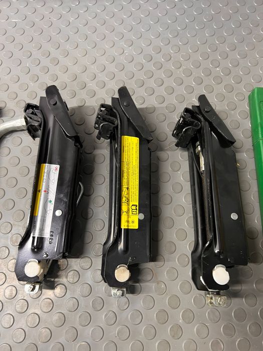 Cric Original + Cheie Roti Vw Passat Golf Touran Skoda Seat Audi