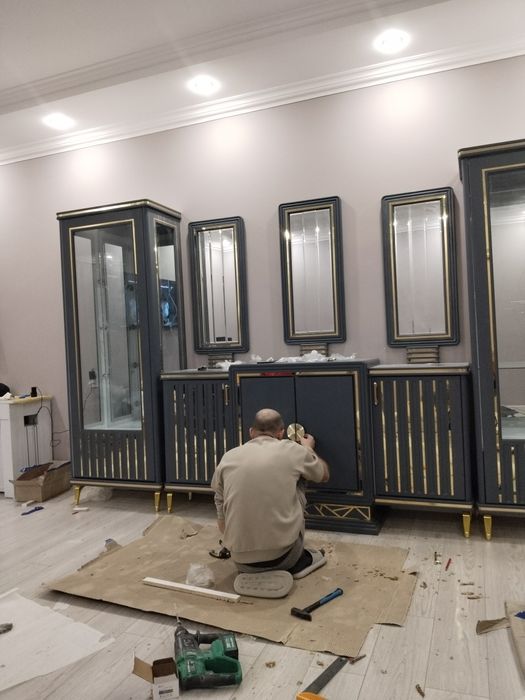 Специалисть  сборке и установке интерьеров