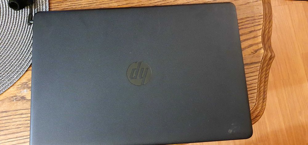 HP  15-RA0XX  15" лаптоп 4GB