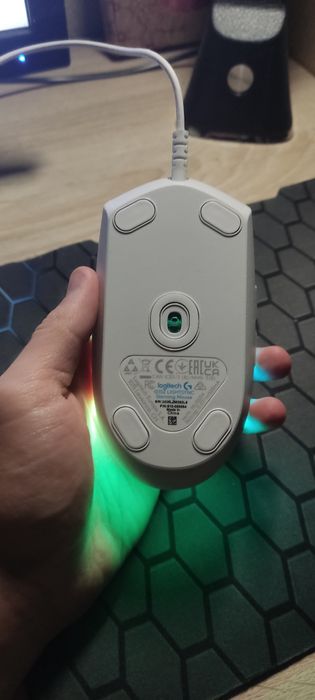 Продаю провод. игровую мышку с подсветкой logitech g102 в идеальном к