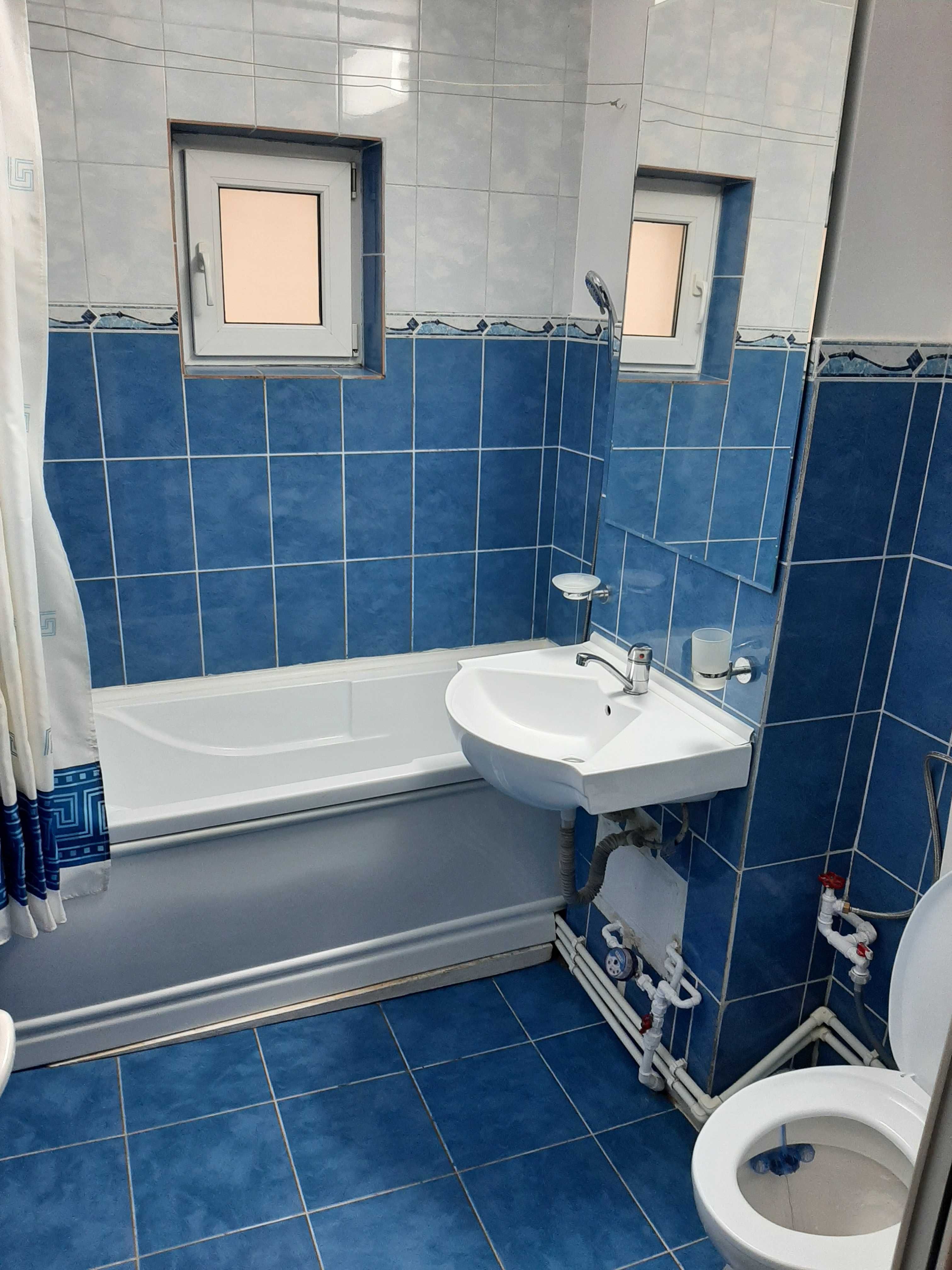 Inchiriez ap 2 cam 52mp, decomandat, et 3/4, rondou Doja cu Saligny