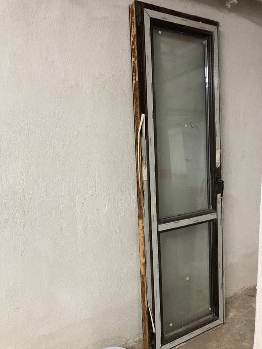 Балконска врата остъклена