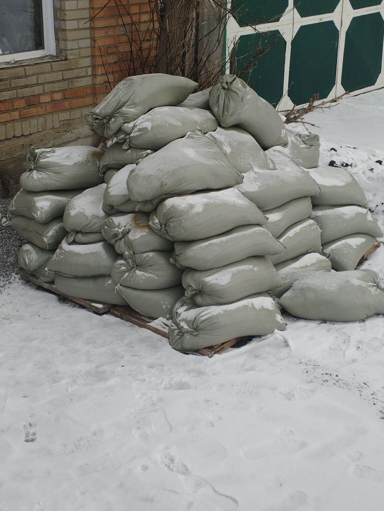 Песок в мешках. С Воронинки.