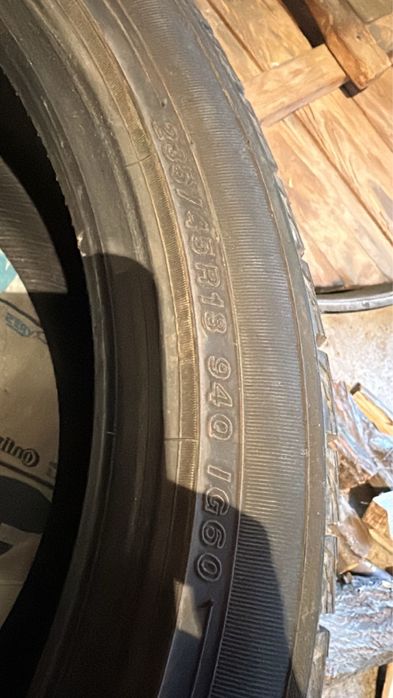 Продам б у зимные шины YOKOHAMA 235x45xR18 состояние отличное