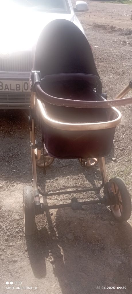 Коляска б/у, пользовались год, почти новая