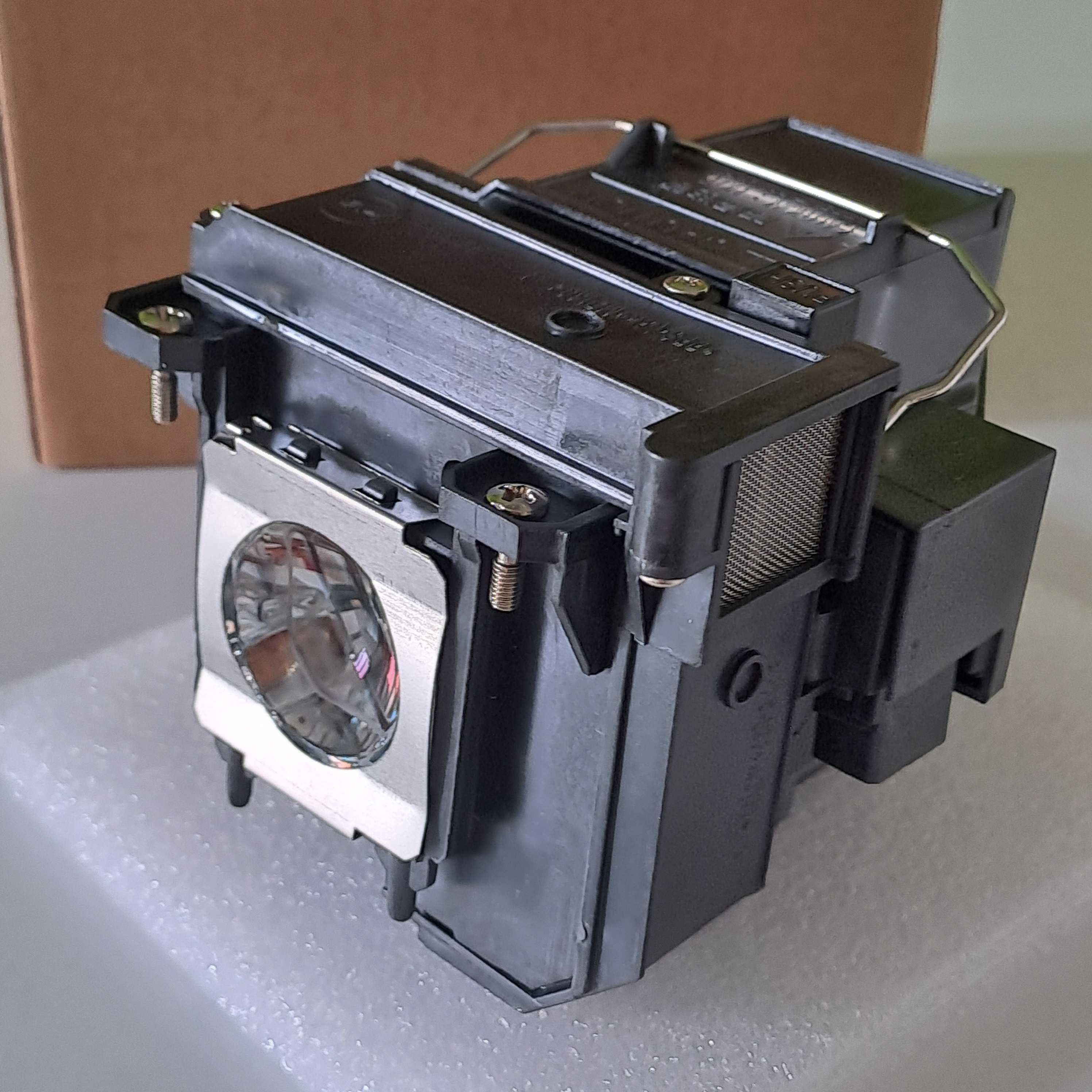 Проектор Epson EB-475W използван+стойка за стена+резервна лампа
