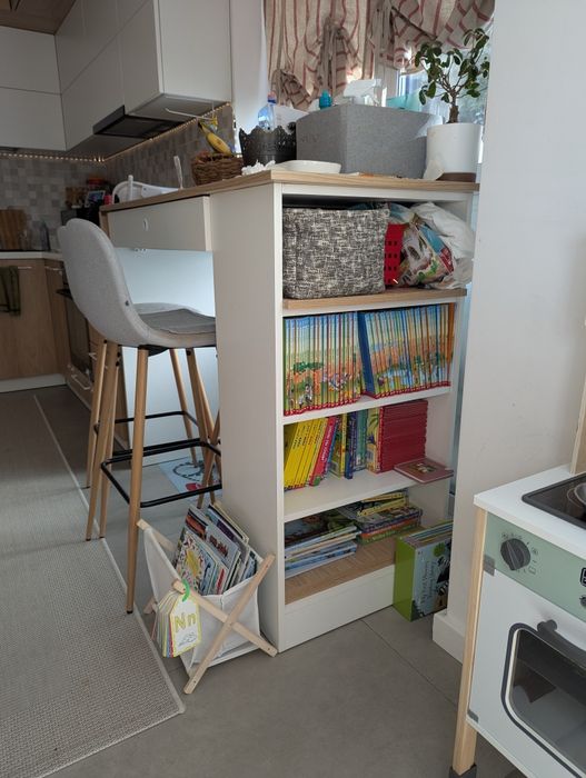 Insula bucătărie extensibilă/ masă bar pe comanda + scaune The Home