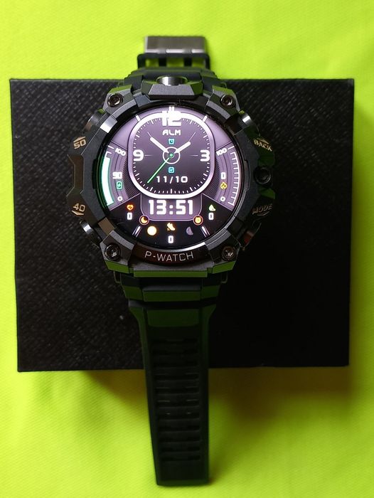 Продавам смарт часовник P-Watch Q668