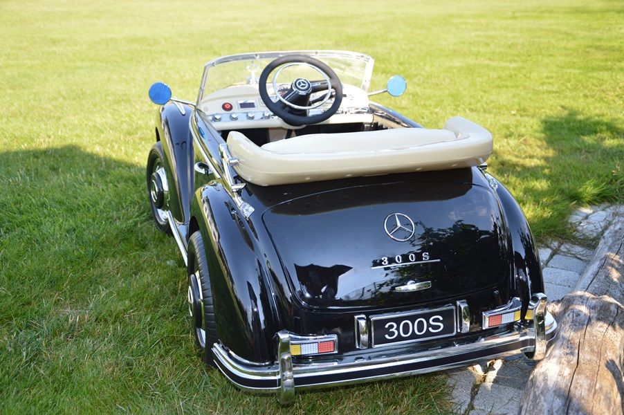 Masinuta electrica pentru copii Mercedes 300S cu scaun tapitat #Negru