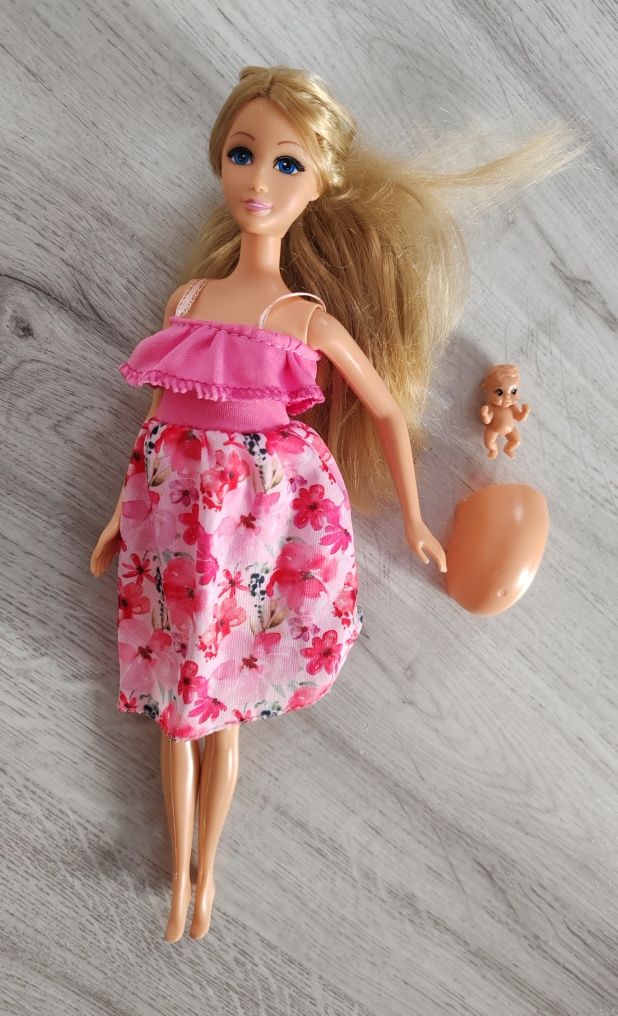 Păpușă Barbie cu bebe in burtică
