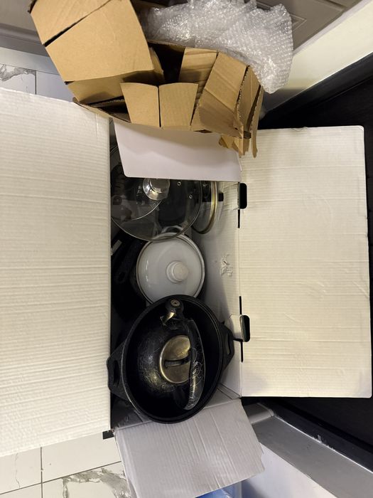 Посуда, не новая казан кастрюля чайник сковородки2шт