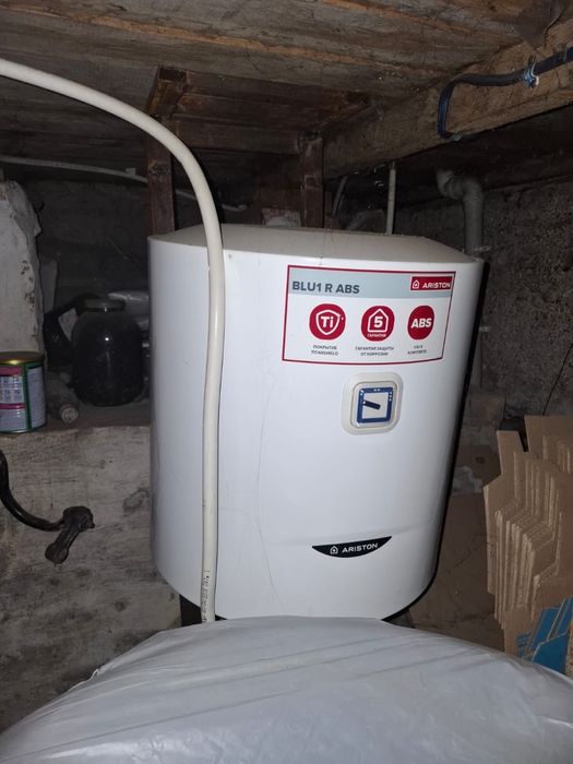 Бойлер 30 литров. Продам срочно!