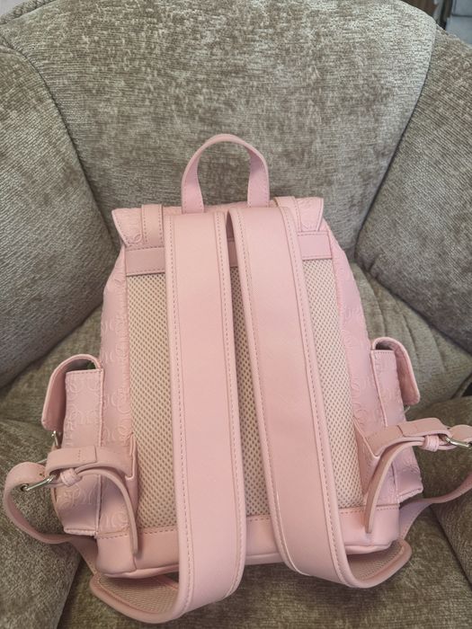 Нова раница GUESS