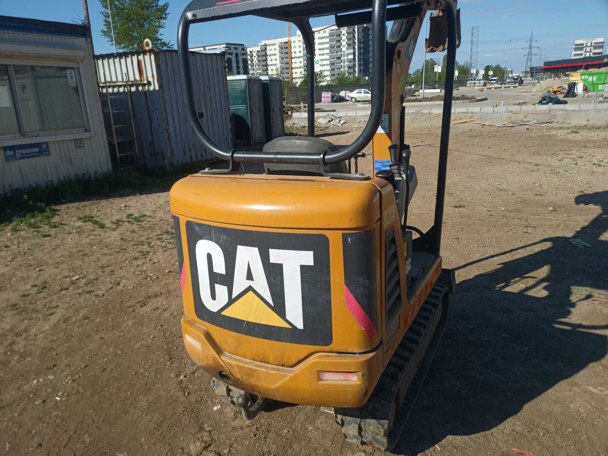 Mini excavator CAT