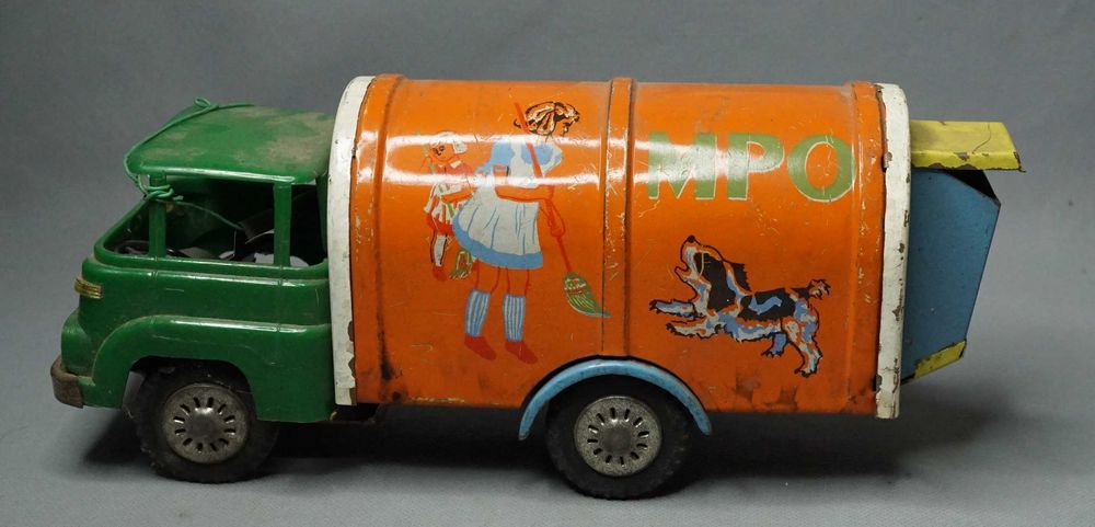 Стара метална ламаринена играчка модел камион за боклук