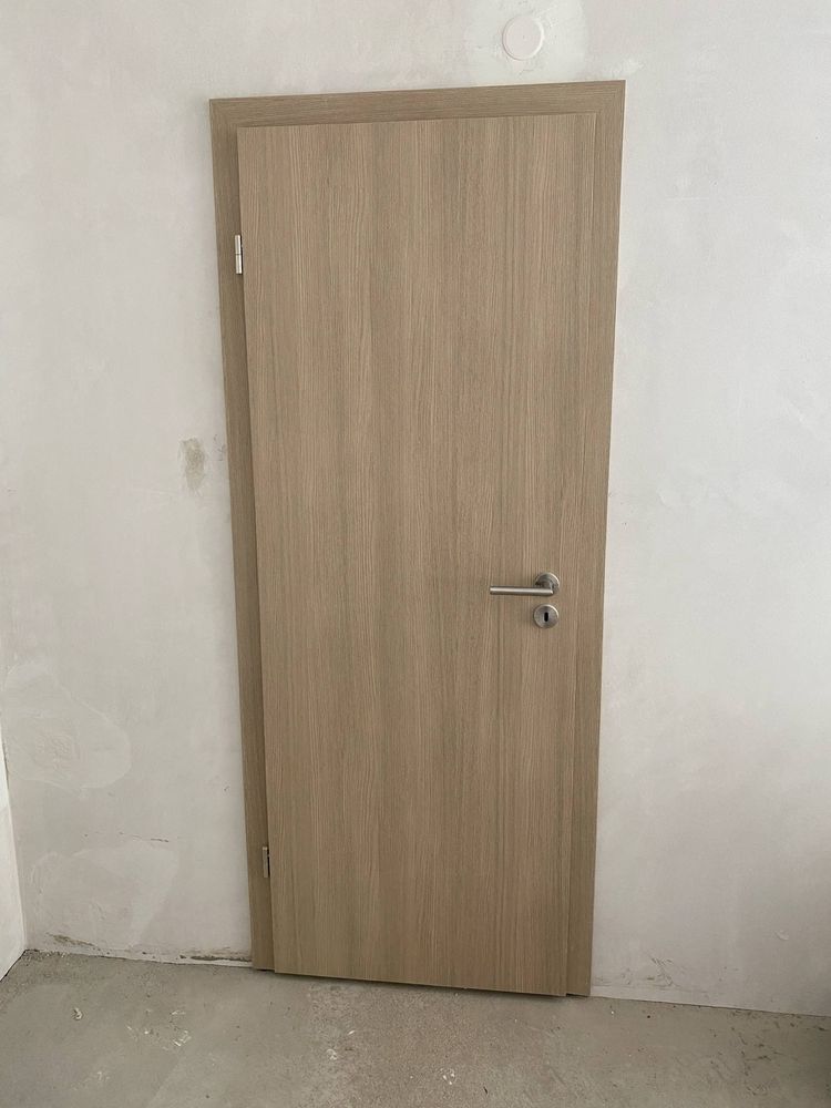 Интериорна врата 70/200 с каса и брава