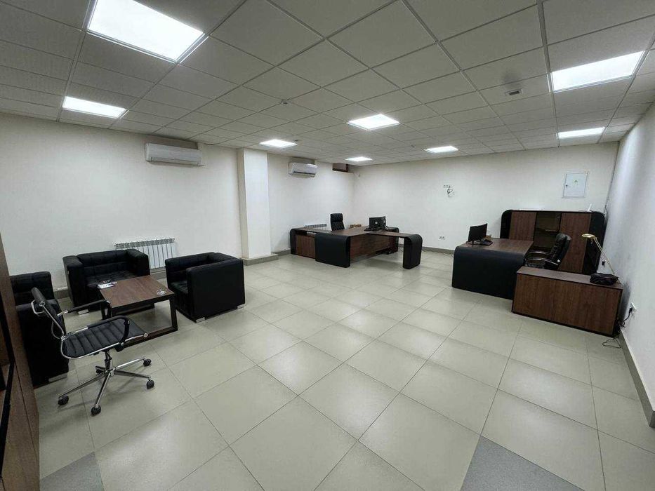 Срочно сдаётся готовый офис с мебелью в центре города
