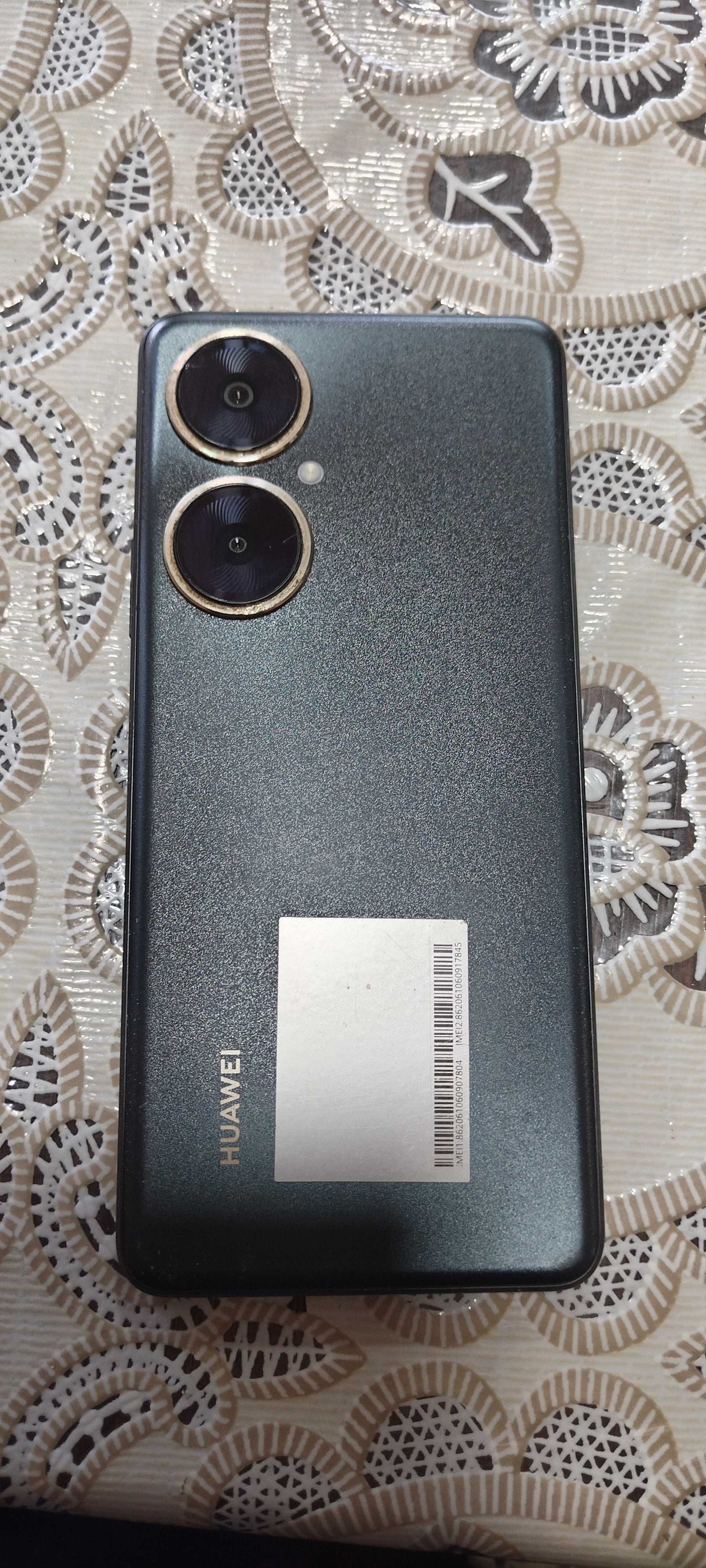 Huawei nova 11 i неразличим от нов с протектор външен и кейс 130 лв...