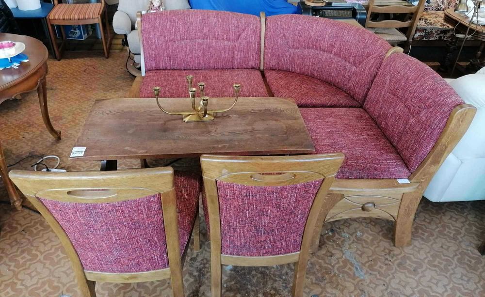 Красив ъглов диван за кухня