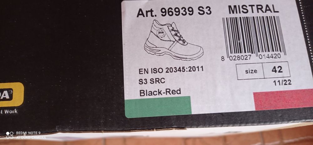 Продавам нови зумни работни обувки