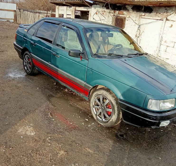 Продам машину Фолькваген пассат,объем - 1,8 Моно.
