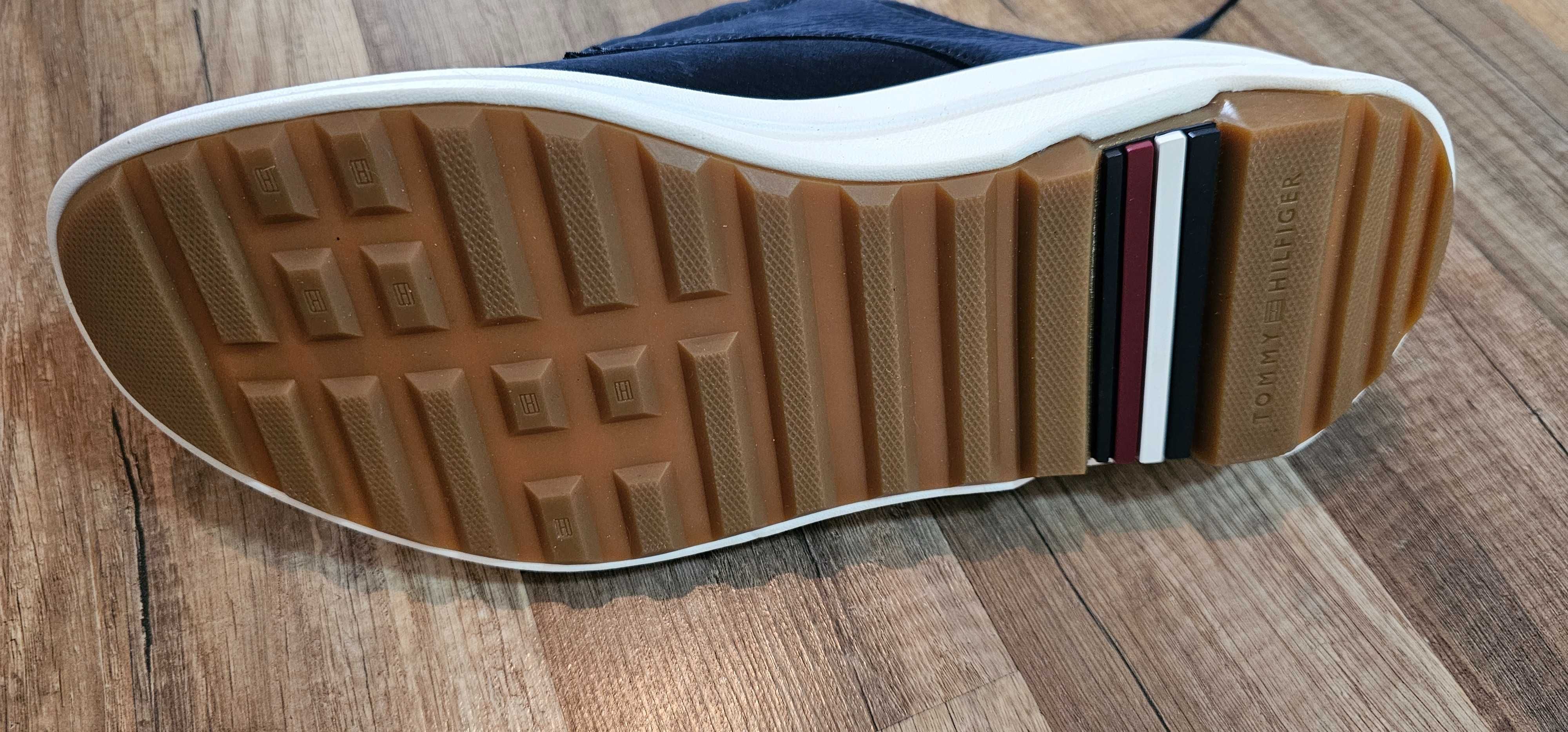 Обувки Tommy Hilfiger