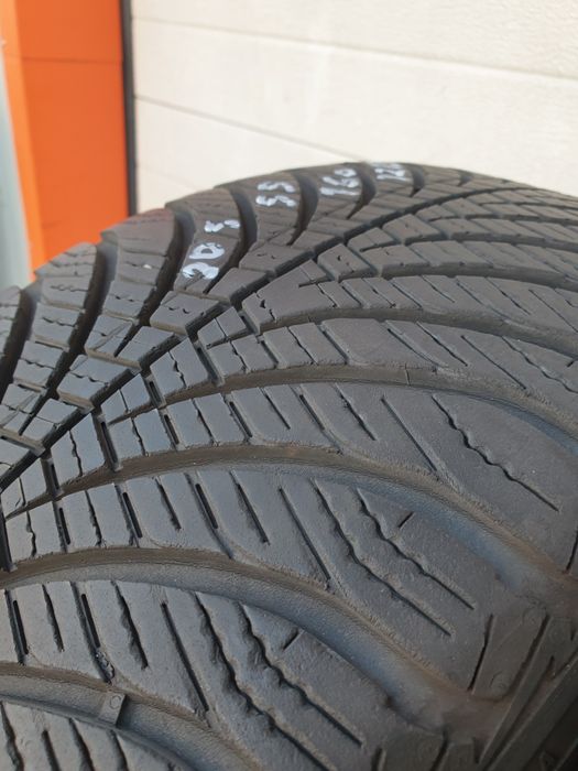 Всесезони гуми 2 броя GOODYEAR Vector4seasons 205 55 R16 дот 2318