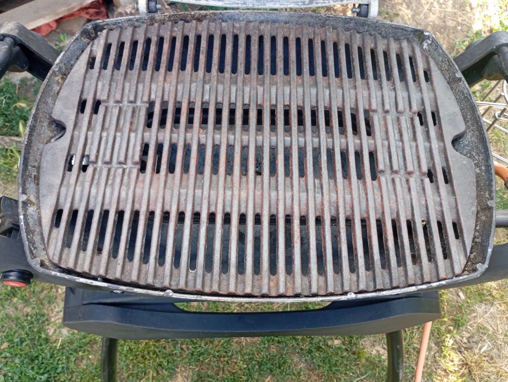 Weber газово барбекю и маса