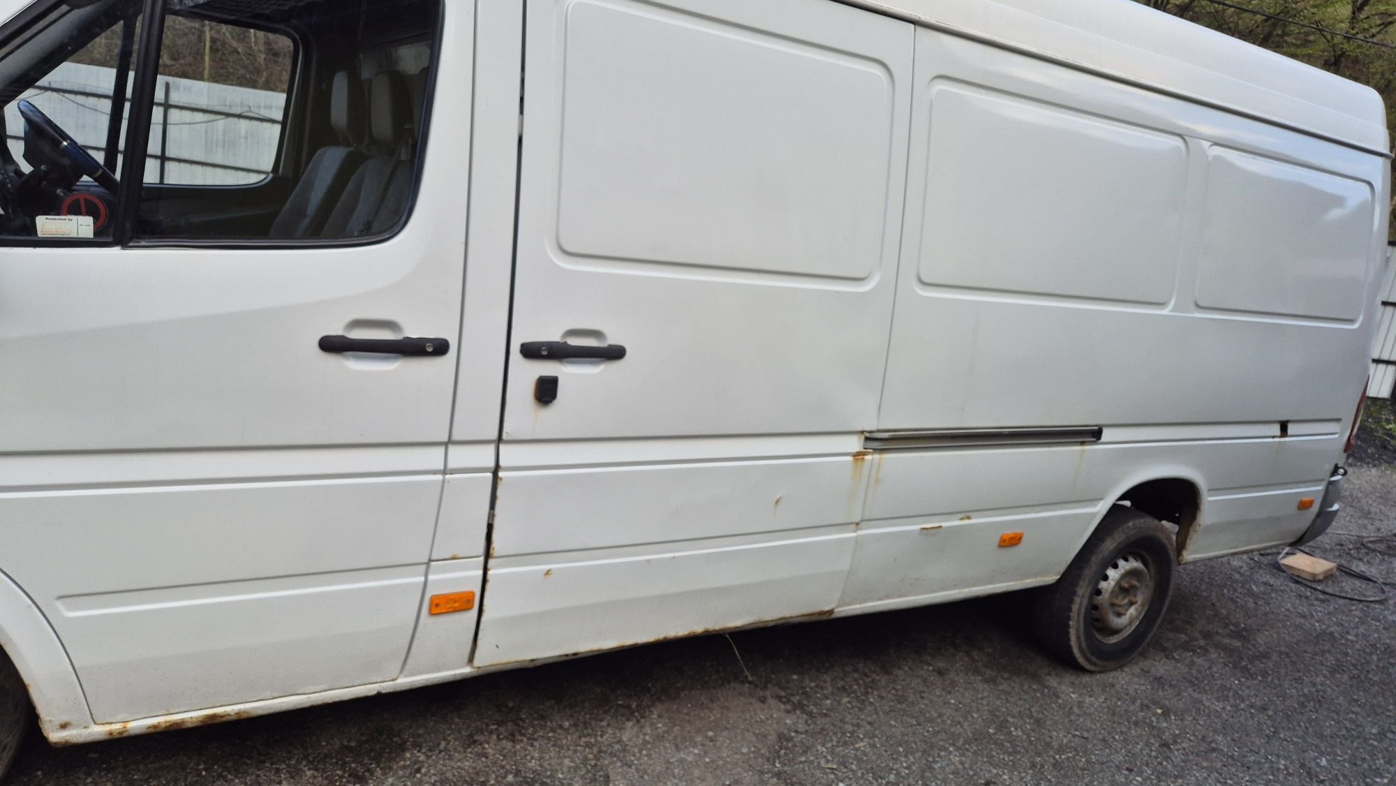 Vând Mercedes sprinter
