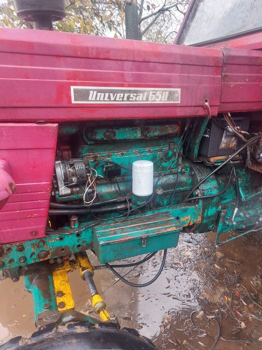 Vând Universal U650