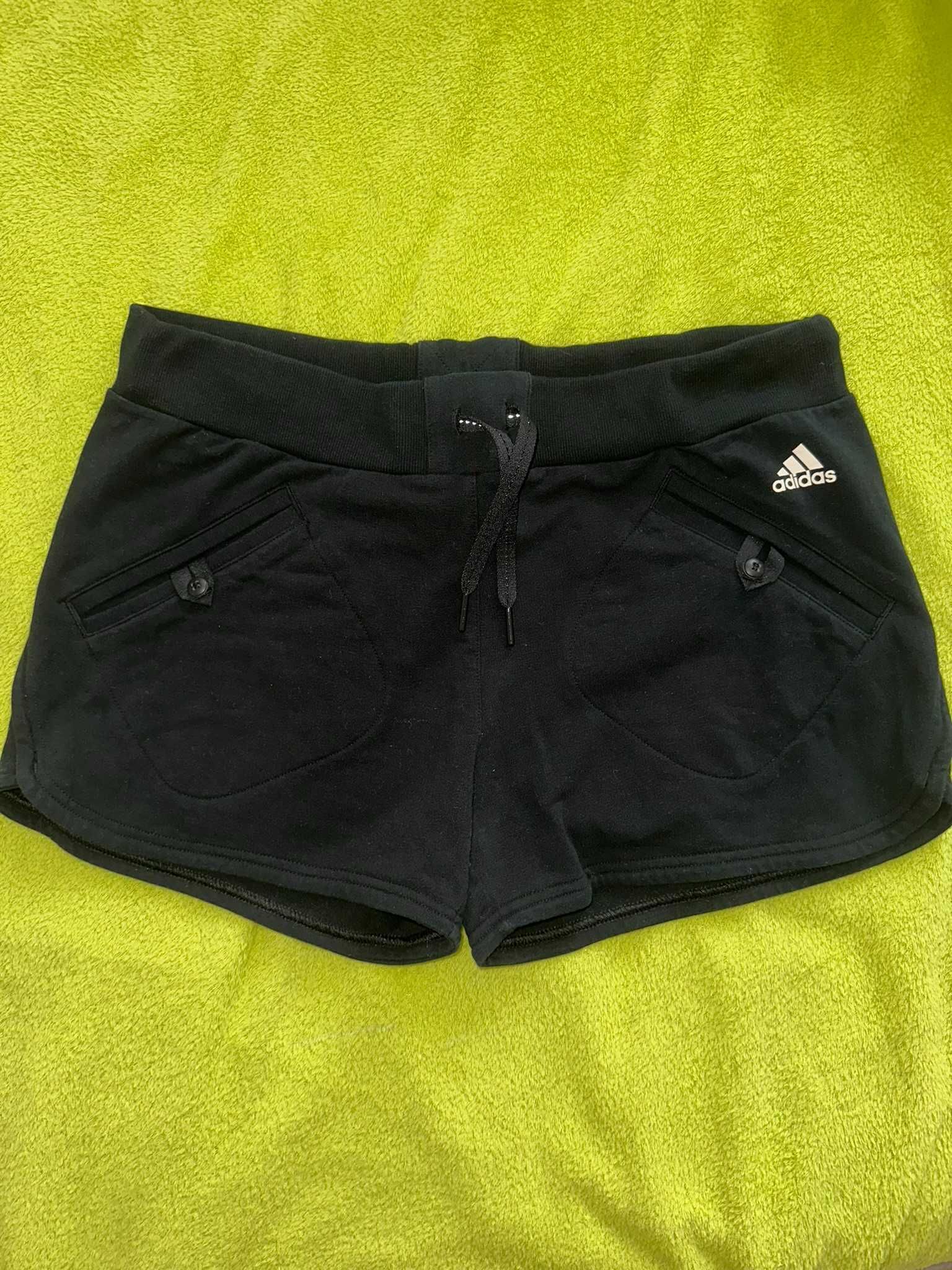 ADIDAS Нови Къси панталони, размер М/L