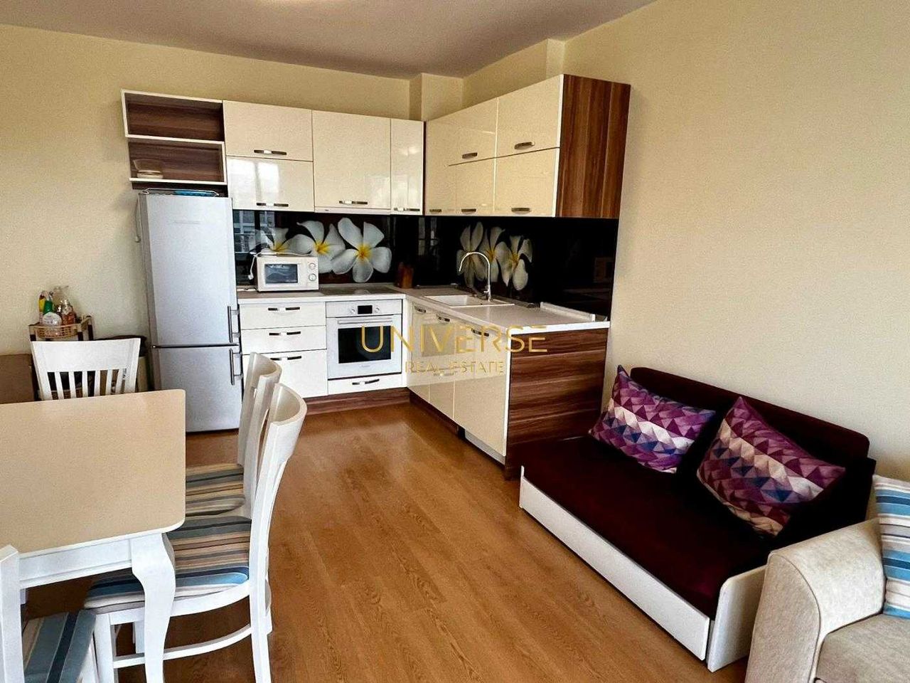 Продава се Двустаен апартамент в к.к. Слънчев бряг - 72 кв.м за 1209 €/кв.м - Снимка #3
