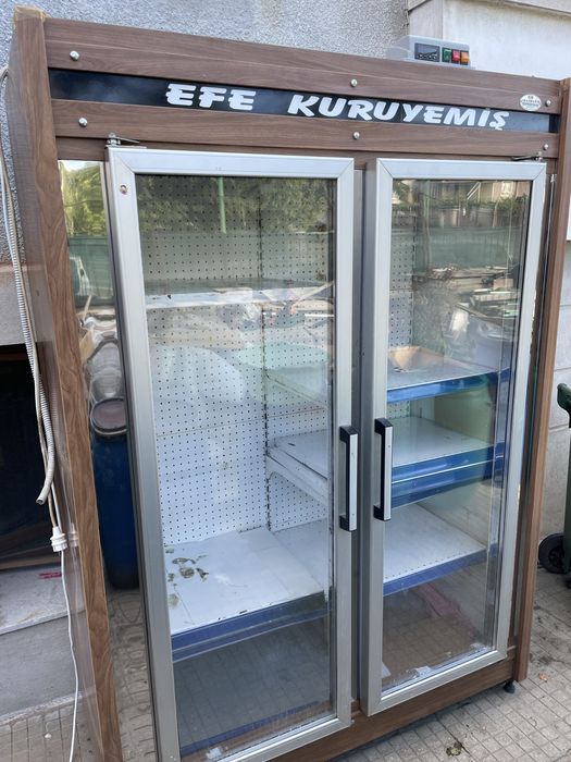 Хладилна витрина