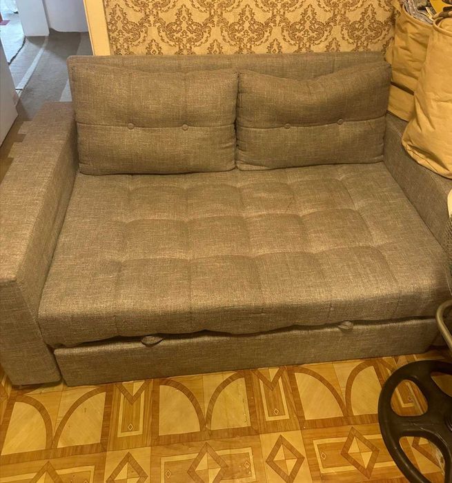 Продаётся б/у раскладной диван