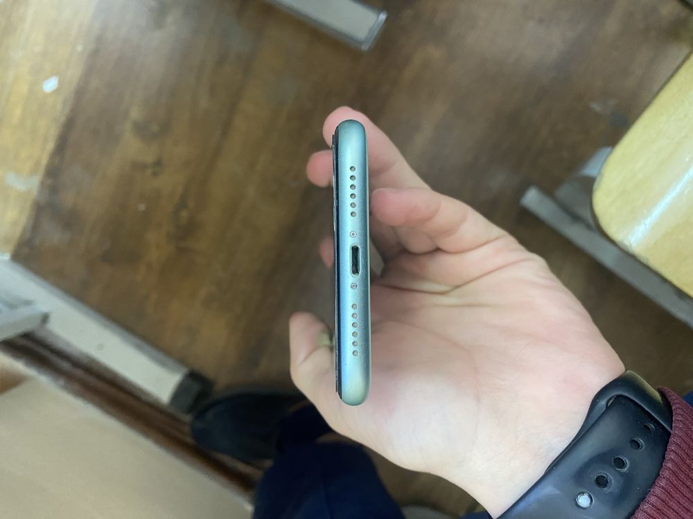 Iphone 11 sotiladi