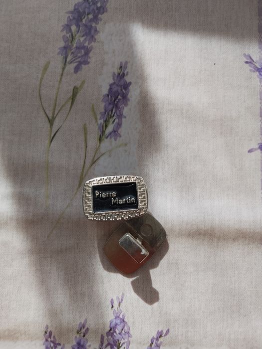 Butoni pier martinii