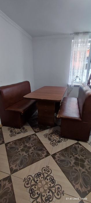 Диван 2 шт, стол