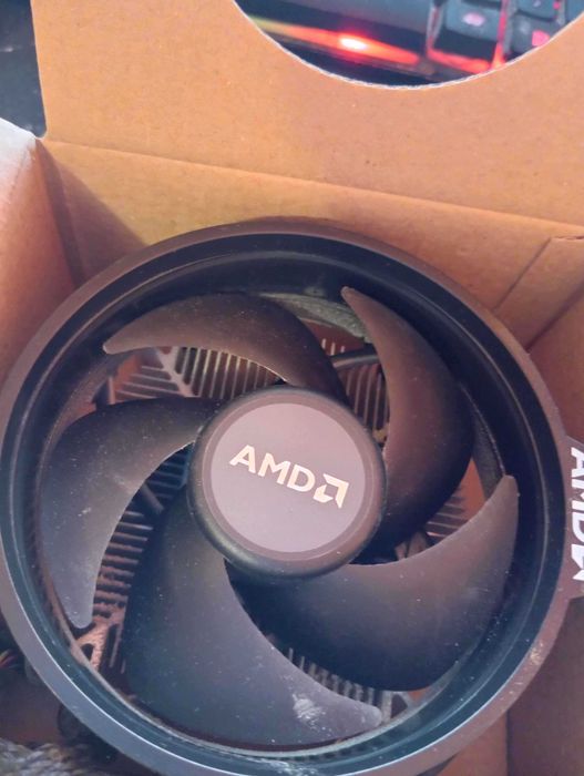 Procesor Ryzen 3200g placa video integrata/ cooler amd