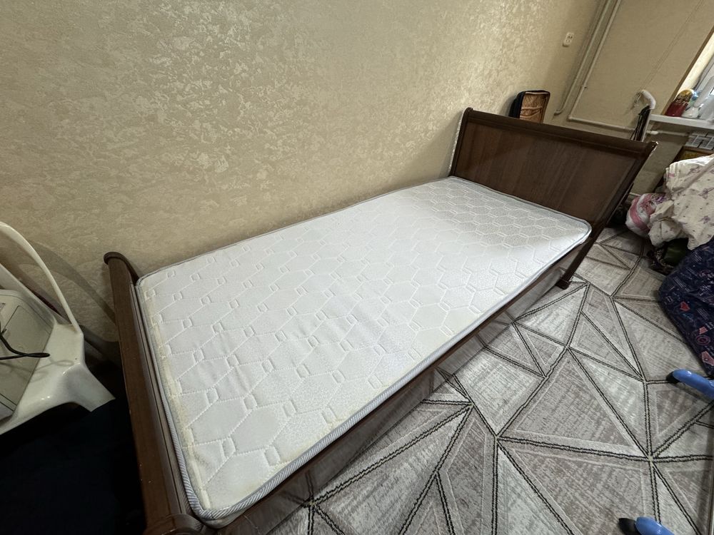 Продам односпальнюю кровать