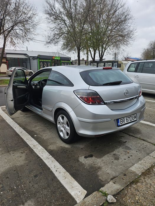 Opel astra GTC 1,7CDTI