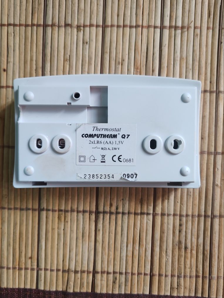 Vand termostat cu fir