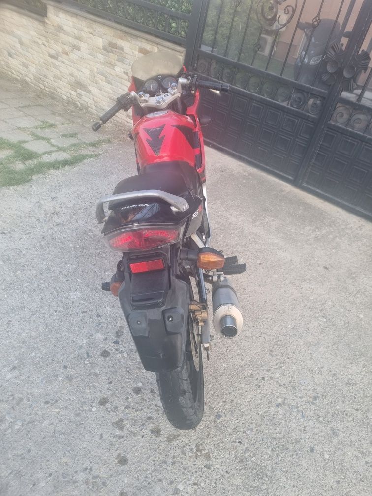 125 кубика Honda 2006 година нов внос.   2200лв