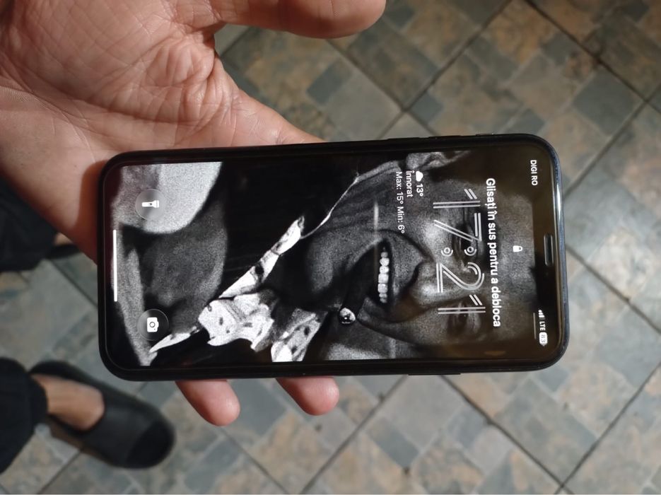 Schimb iPhone 11 64gb liber de rețea, ofer diferență 1000 lei
