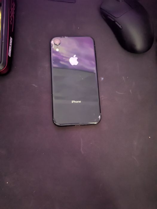 Iphone XR  64 гигабайт