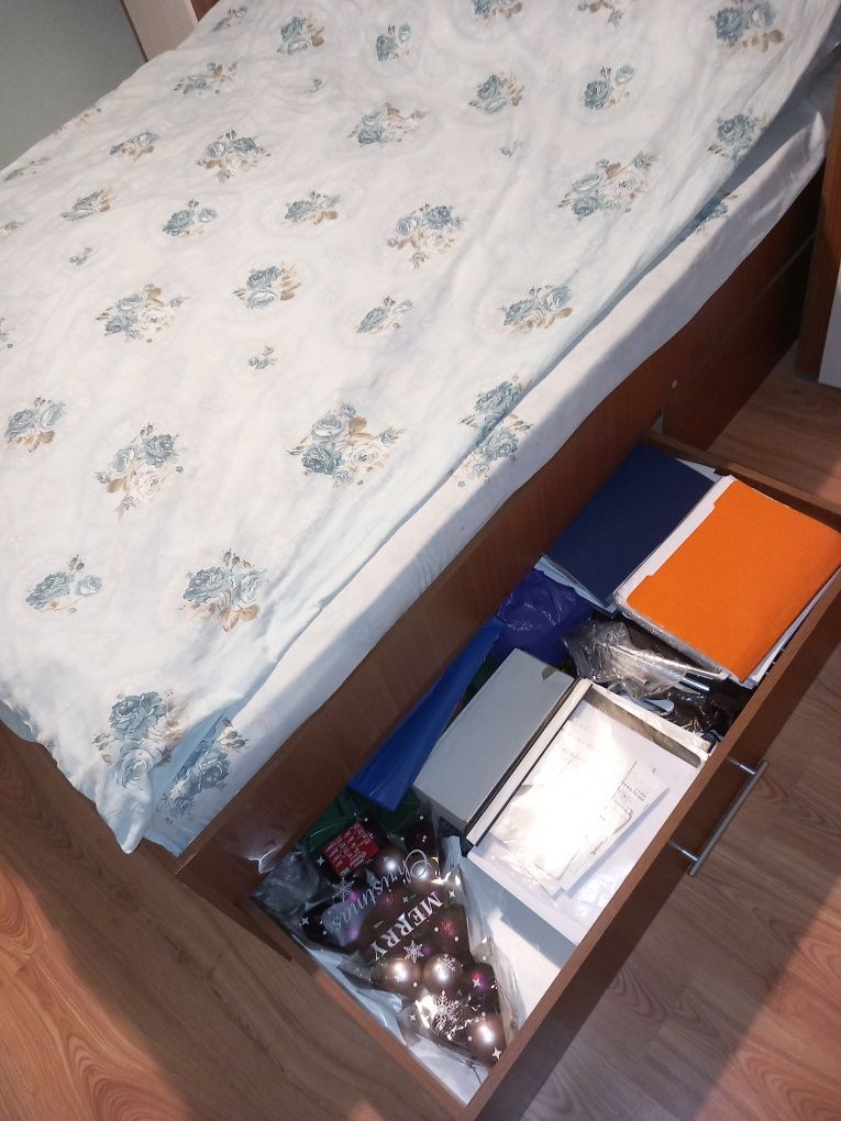 Mobilă de dormitor+pat încorporat