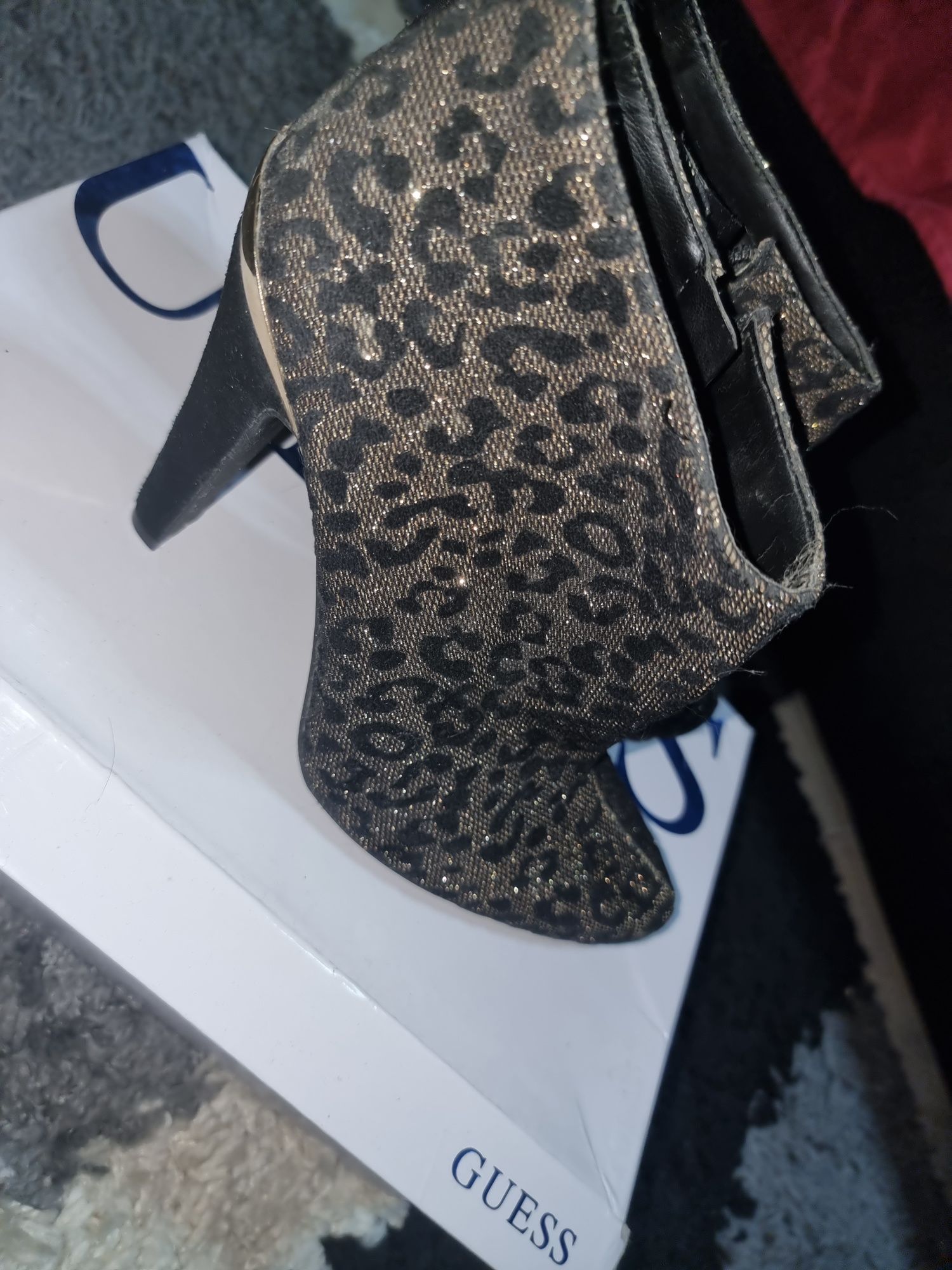 Ghete guess mărimea 38