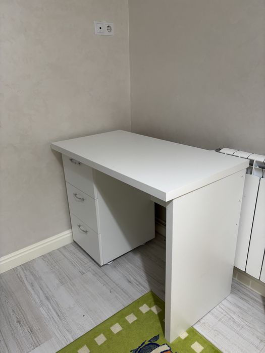 Birou cu 105x56x82 cm