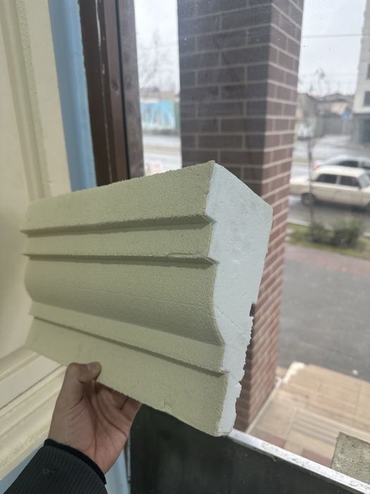 Fasadni decorativ penoplast tyagalar