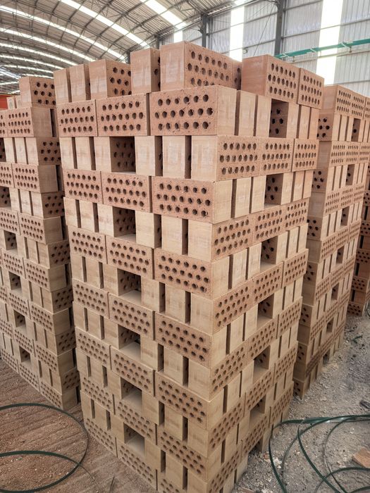 Кирпич женный / Пишган гишт